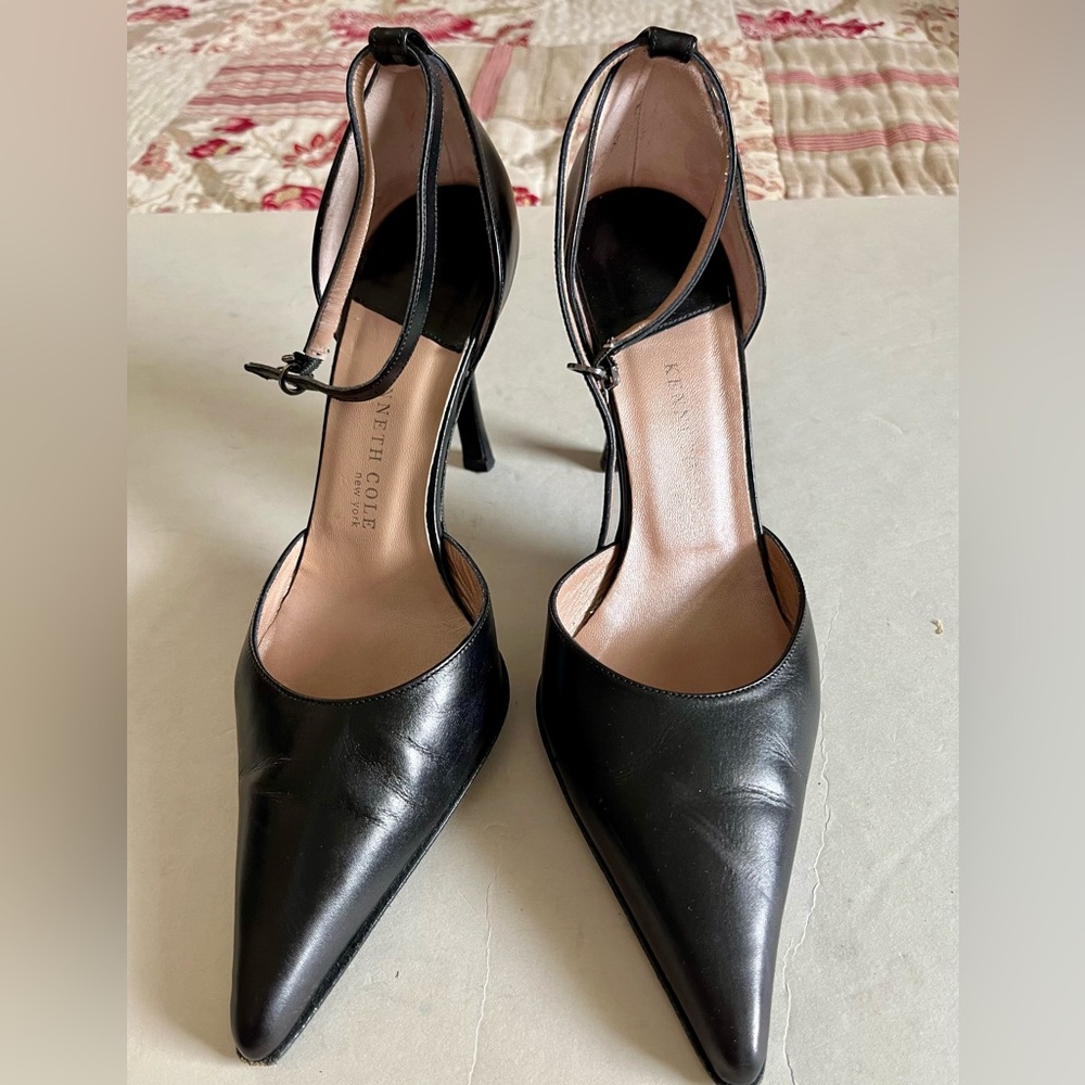 Kenneth Cole Classic Black Heels